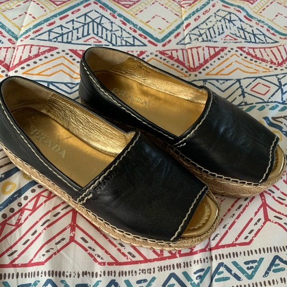 Prada black peep toe leather platform shoes - Picture 4 of 4